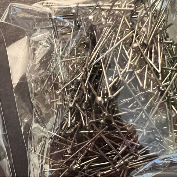 Over 10 Bundles of Assorted Jewelry Making Supplies - Picture 5 of 12